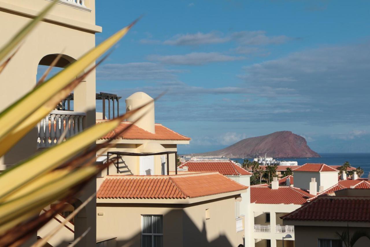 Golf View - Stunning Ocean View Golf Del Sur Apartment