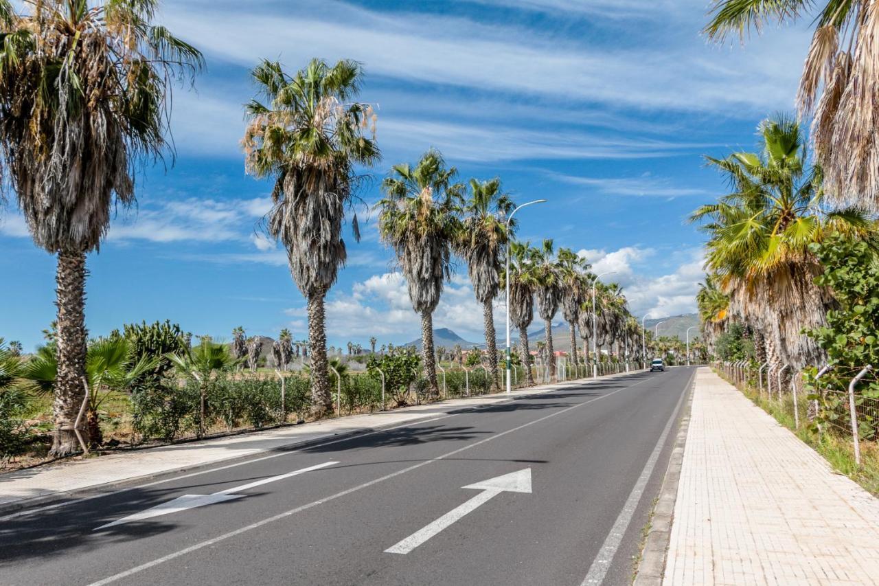 Golf View - Stunning Ocean View Golf Del Sur Apartment San Miguel de Abona